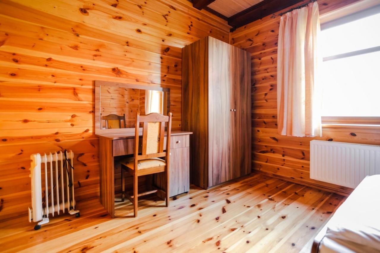 Hotel Gosciniec Jedrus à Dąbki Extérieur photo
