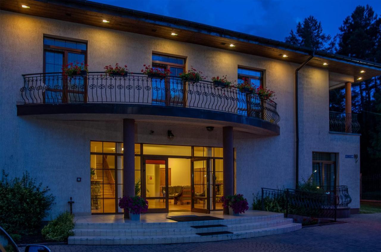 Hotel Gosciniec Jedrus à Dąbki Extérieur photo
