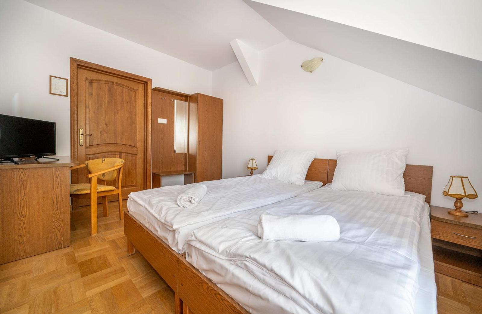Hotel Gosciniec Jedrus à Dąbki Extérieur photo
